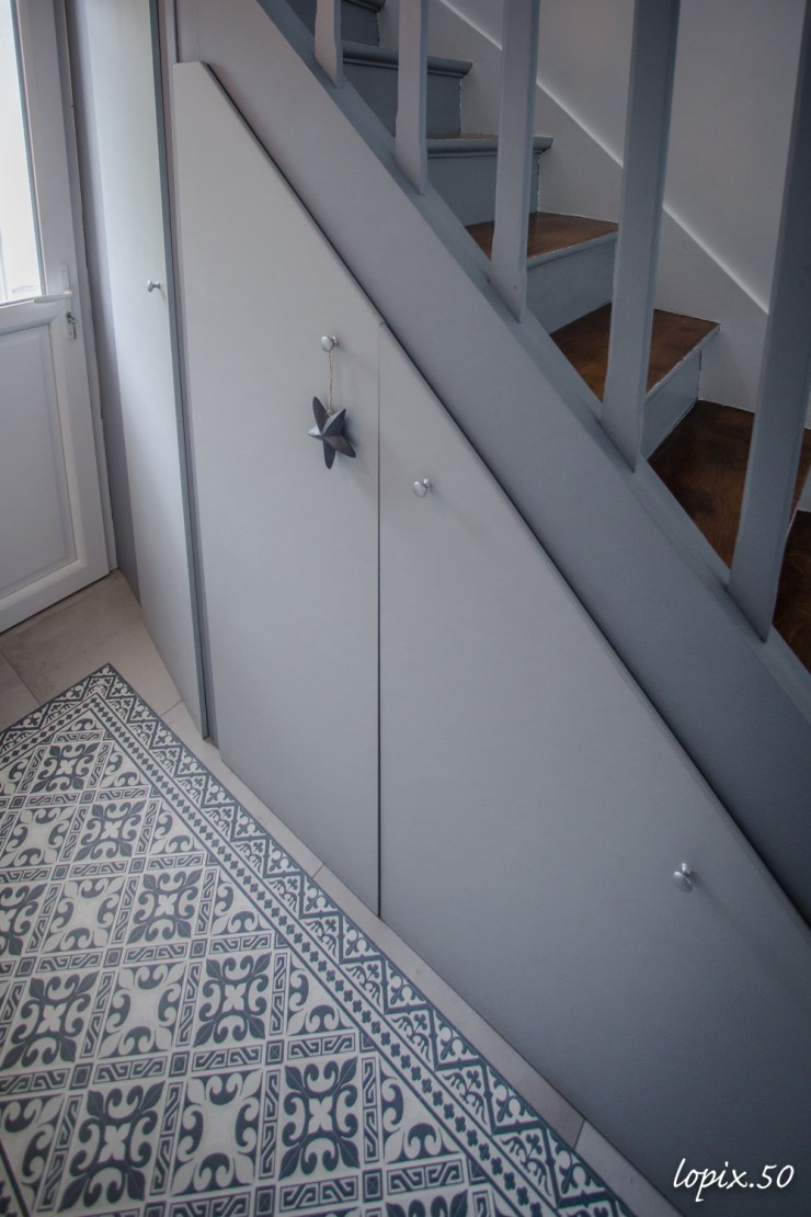 amenager-l'espace-sous-un-escalier-absolutelyfemme.com