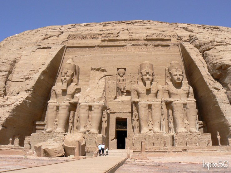 voiles-sur-les-filles-en-barques-sur-le-nil-absolutelyfemme.com