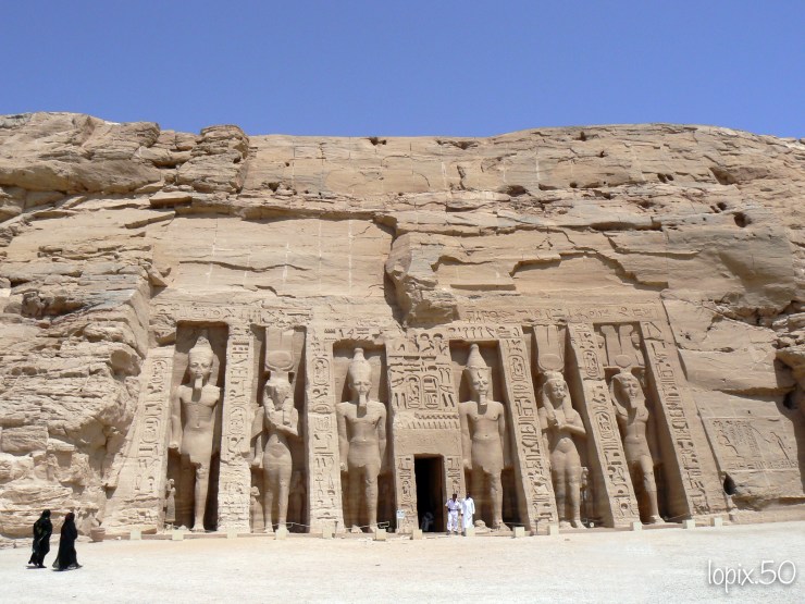 voiles-sur-les-filles-en-barques-sur-le-nil-absolutelyfemme.com