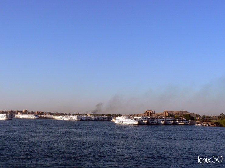 voiles-sur-les-filles-en-barques-sur-le-nil-absolutelyfemme.com